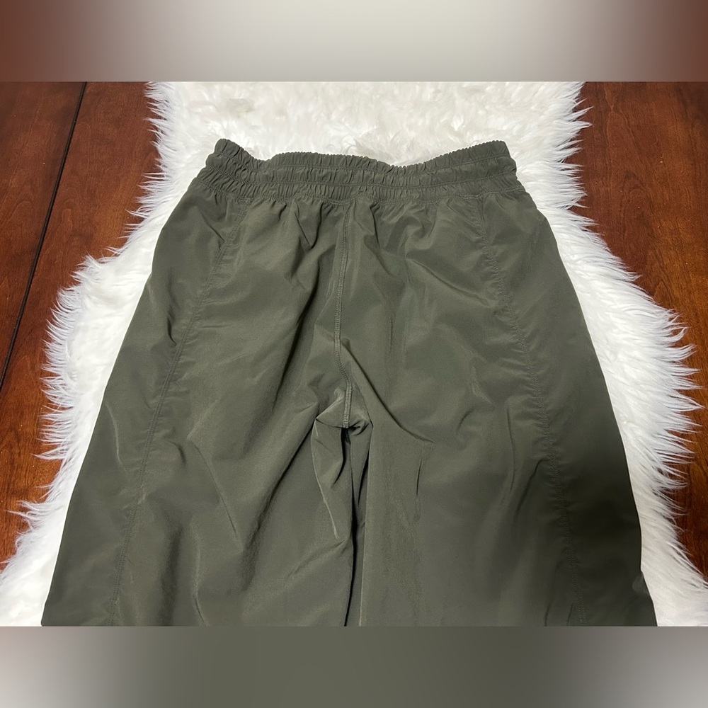 Aritzia Size S Golden MoveTech Brisk Pants Track Lined Dark Olive Green - Picture 11 of 16